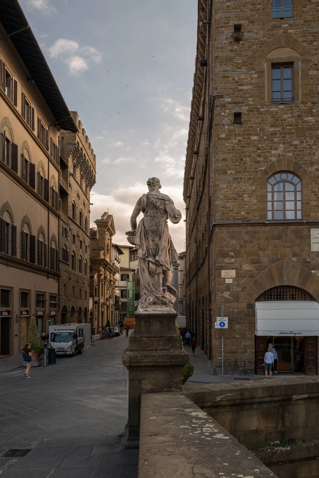 Florence, photograph 2 of 33